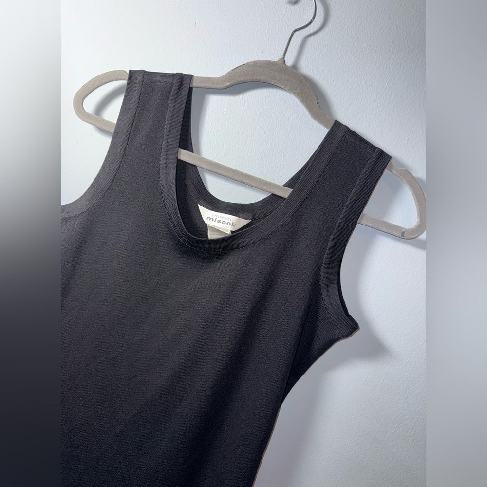 Misook Women's Solid Black Scoop Neck Sleeveless … - image 2